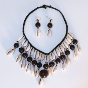 Cowrie Shell Jewelry Set                         – Black